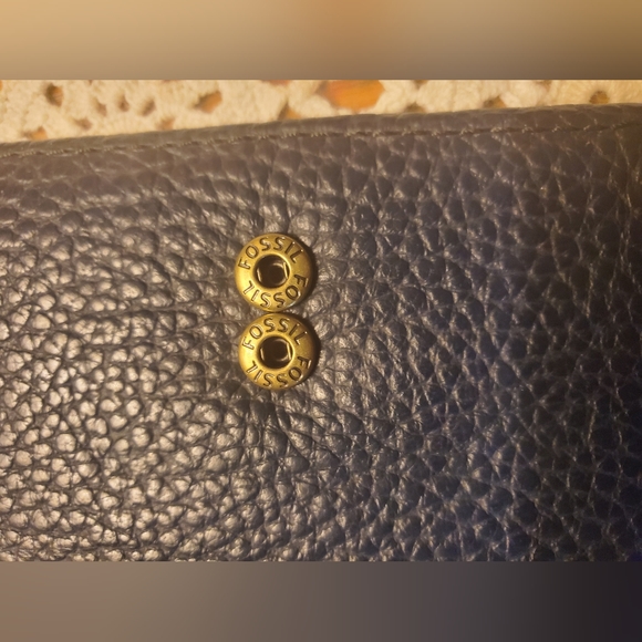 SOLD - Fossil Madison Clutch Wallet - Midnight Navy - Picture 8 of 12